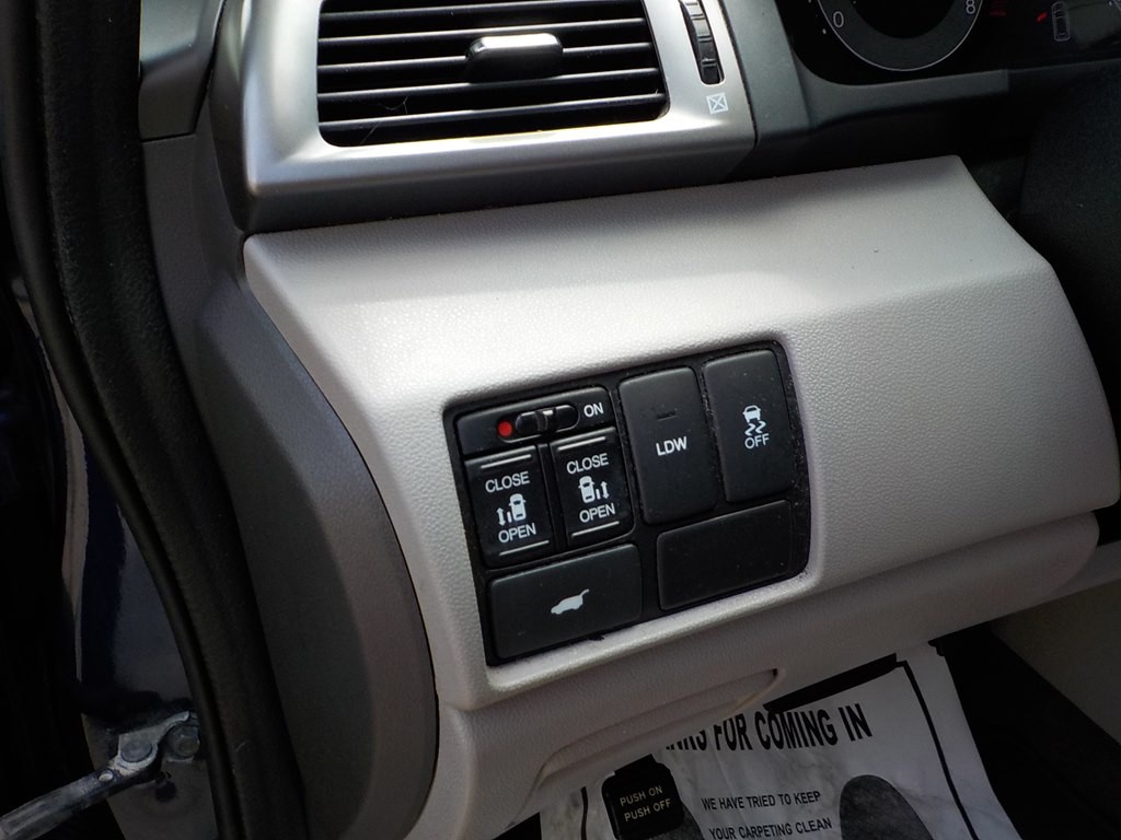 2015 Honda Odyssey Image 9
