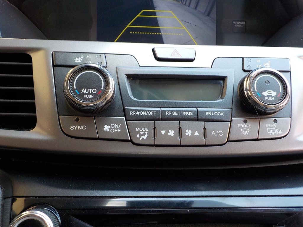 2015 Honda Odyssey Image 18