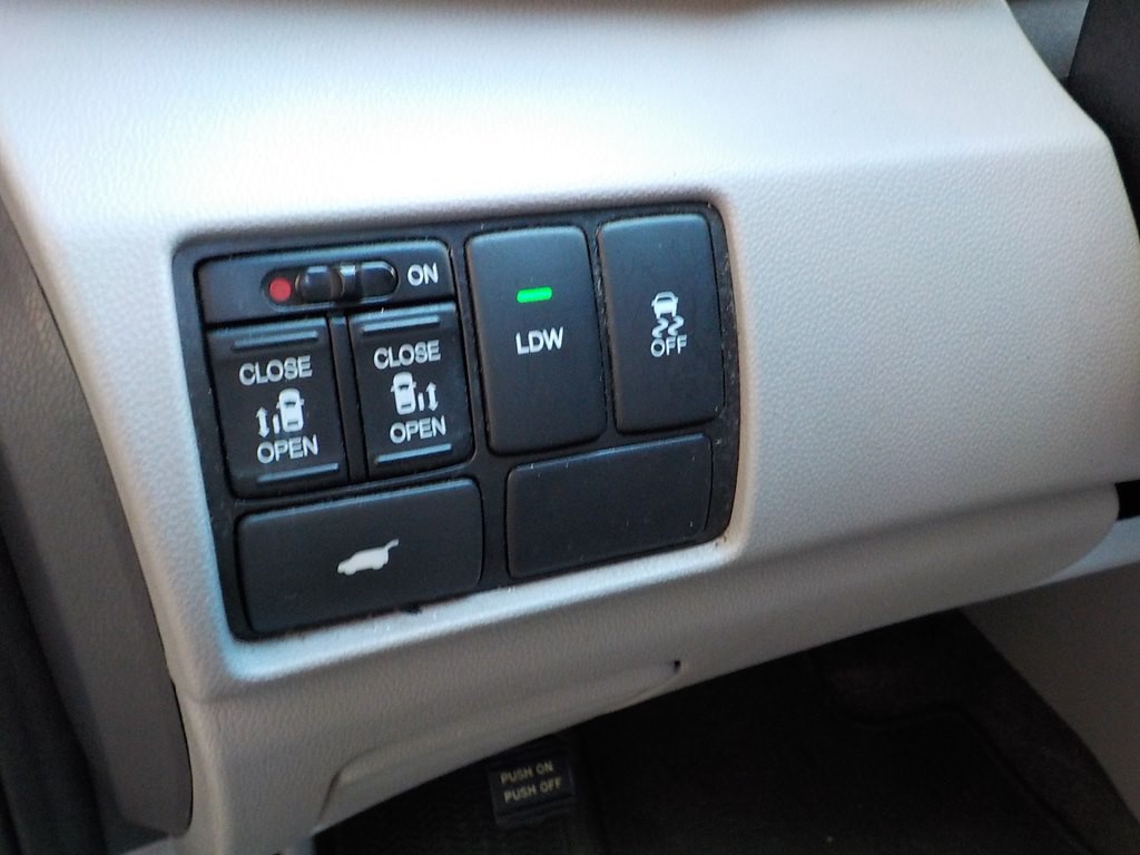 2015 Honda Odyssey Image 13