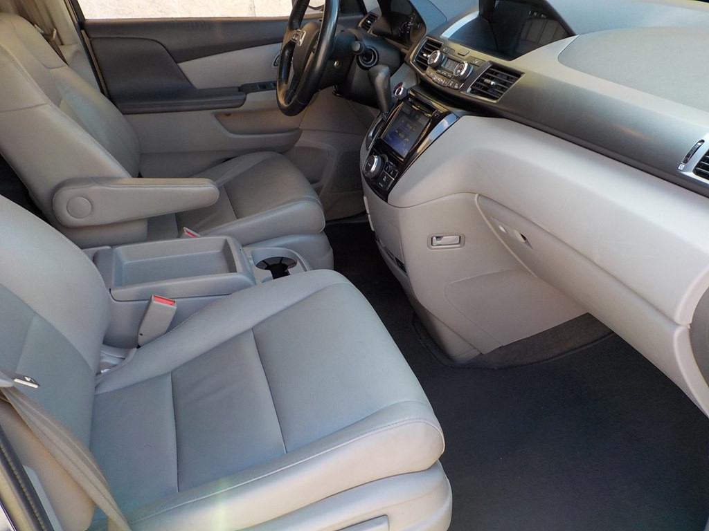2015 Honda Odyssey Image 32
