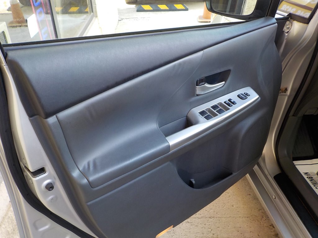 2014 Toyota Prius Image 9