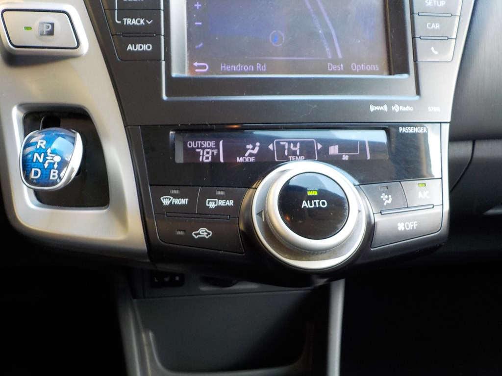 2014 Toyota Prius Image 17