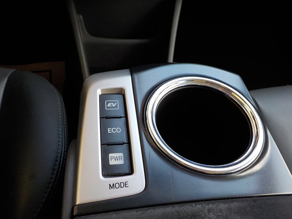 2014 Toyota Prius Image 18