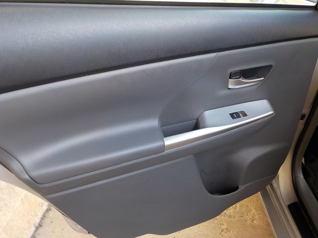2014 Toyota Prius Image 20