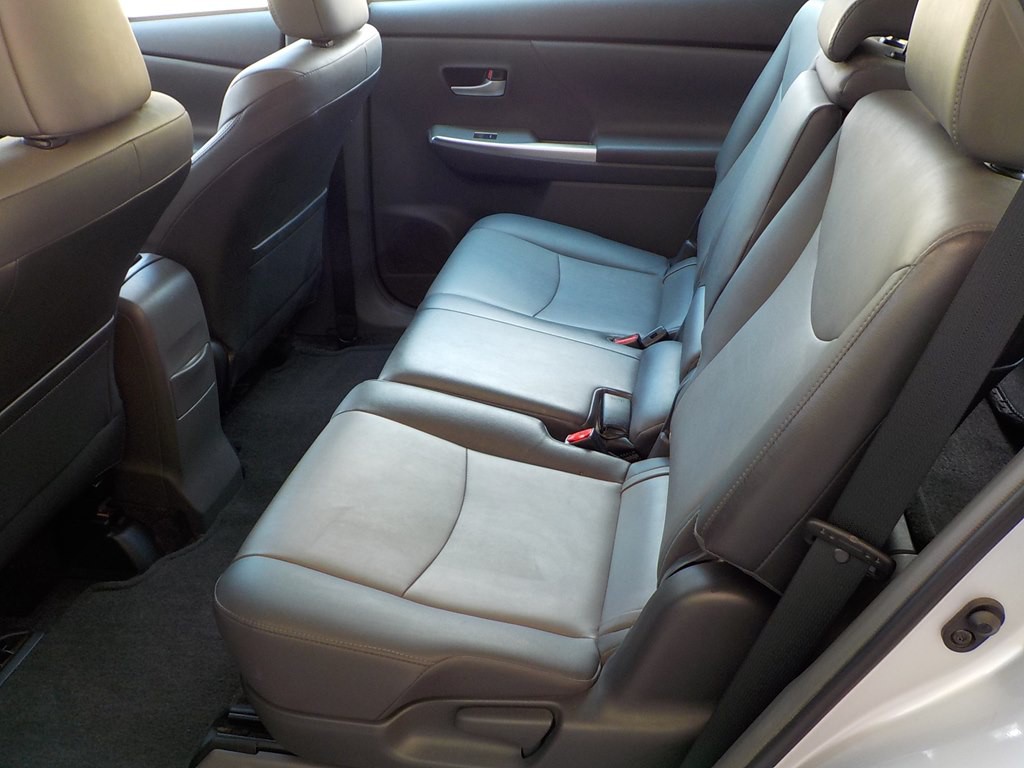 2014 Toyota Prius Image 21