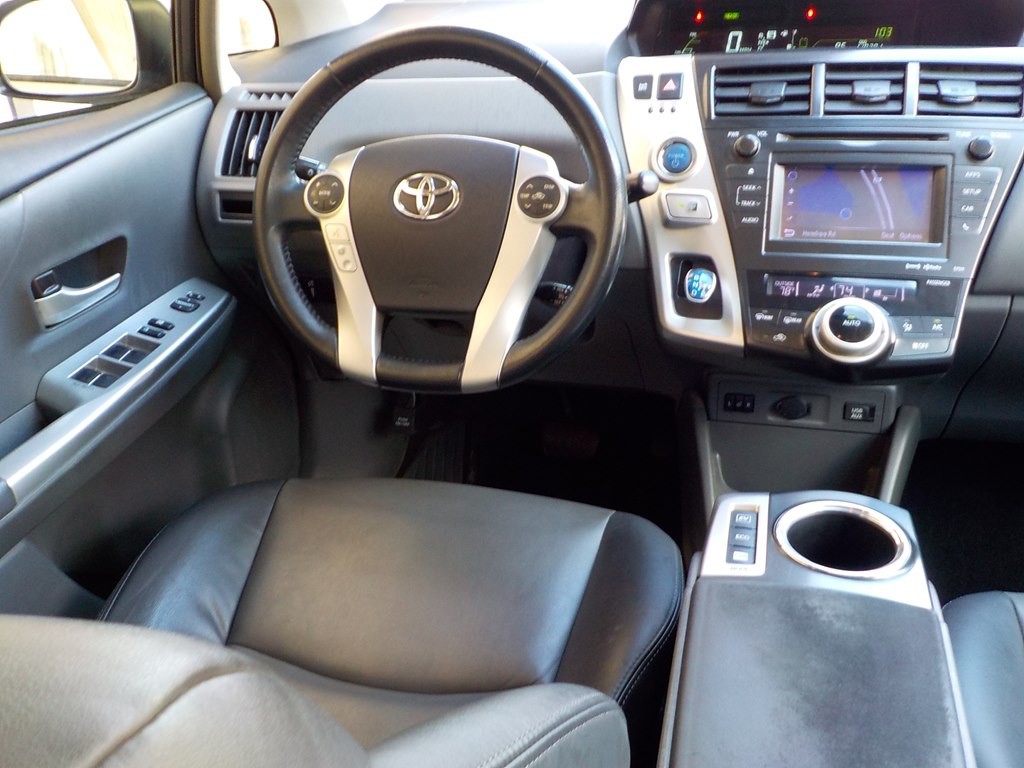 2014 Toyota Prius Image 22