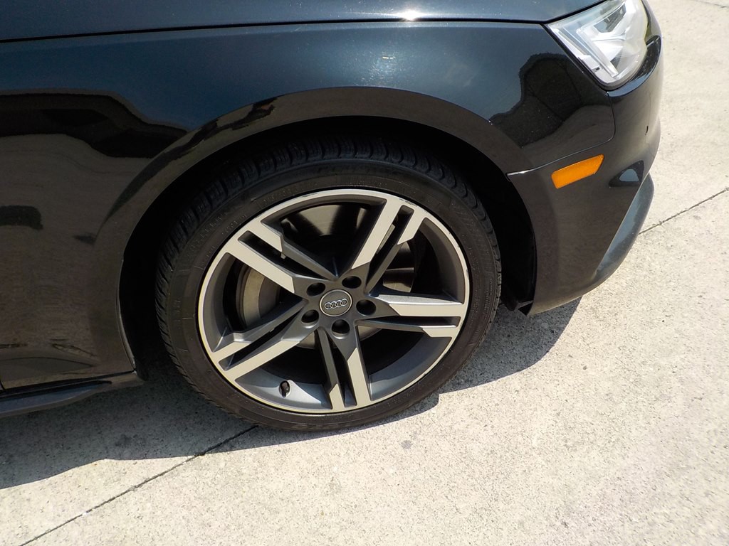 2017 Audi A4 Image 4
