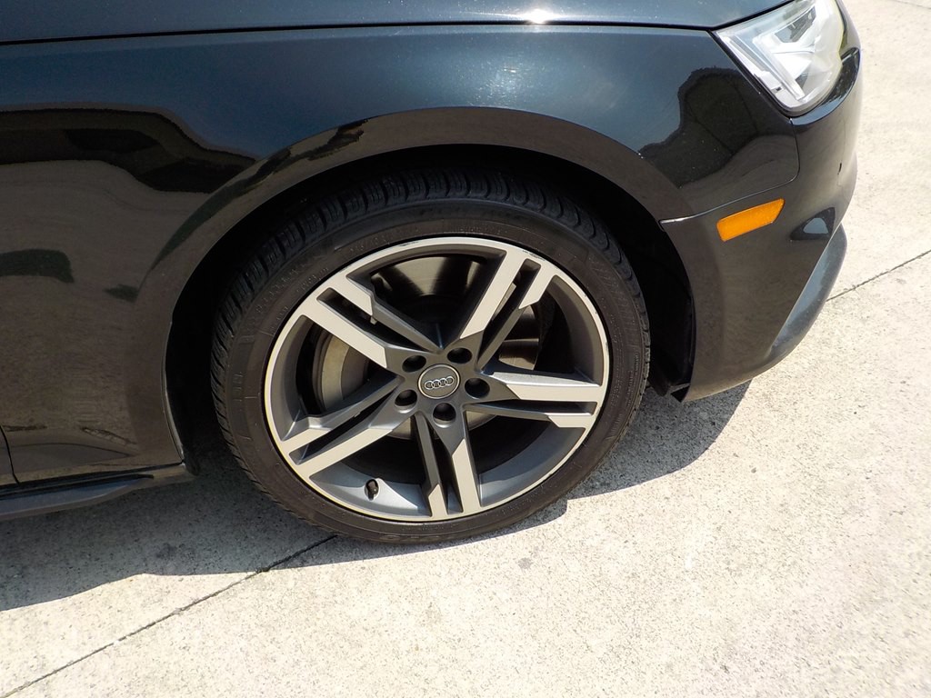 2017 Audi A4 Image 5