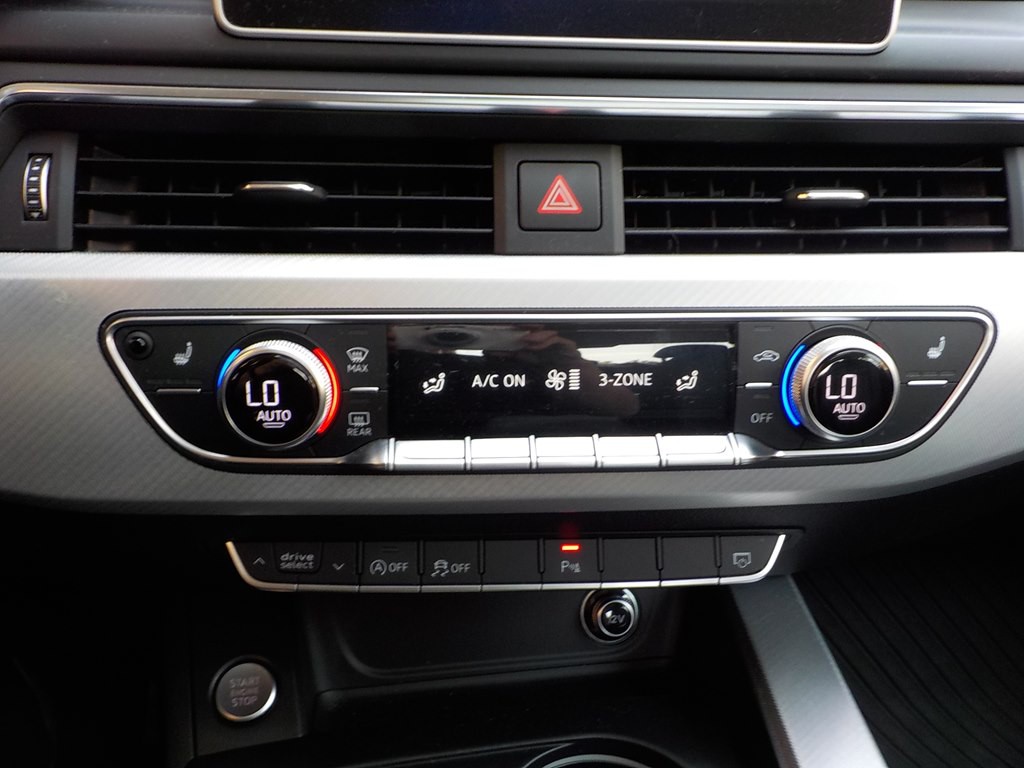 2017 Audi A4 Image 16