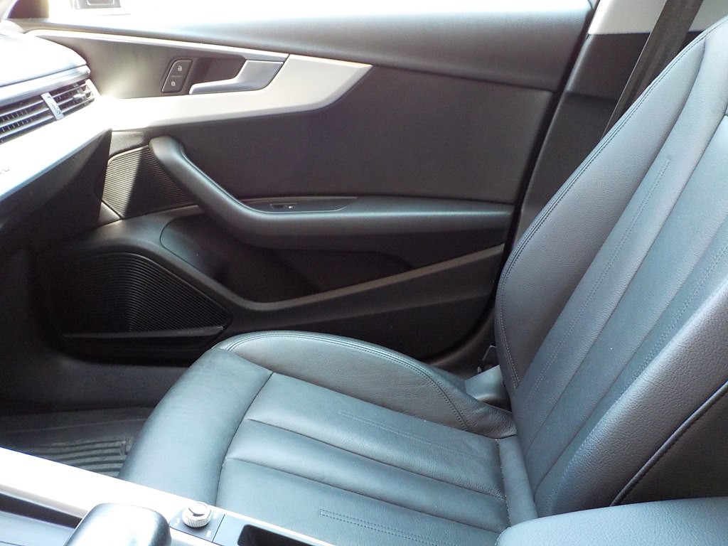 2017 Audi A4 Image 18