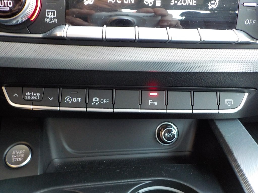 2017 Audi A4 Image 20