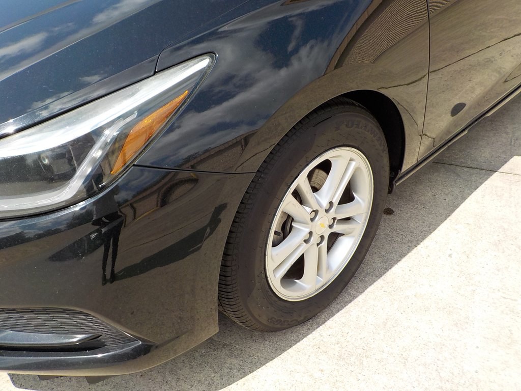 2018 Chevrolet Cruze Image 3