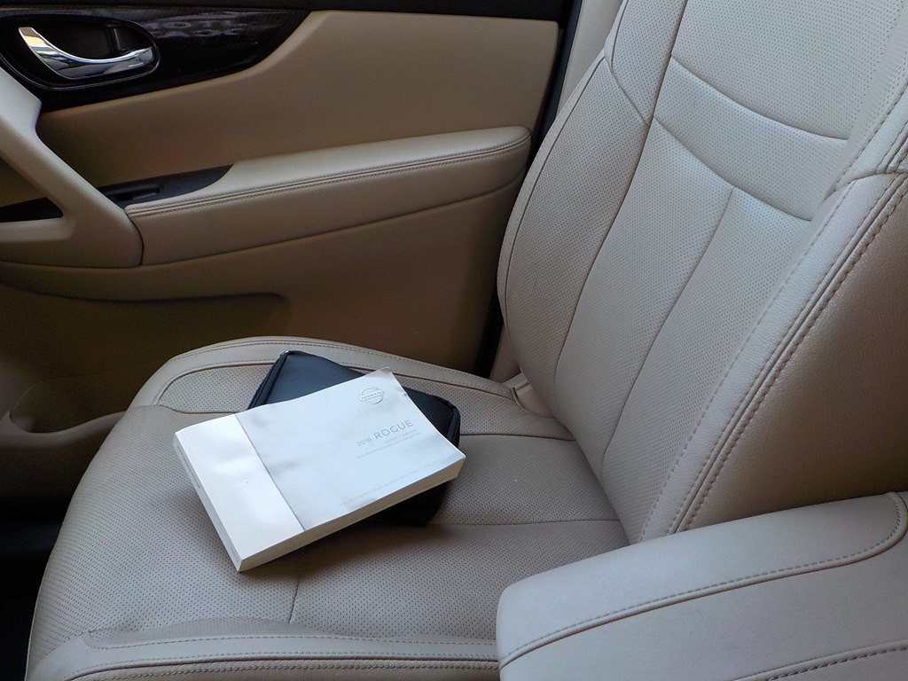 2019 Nissan Rogue Image 19