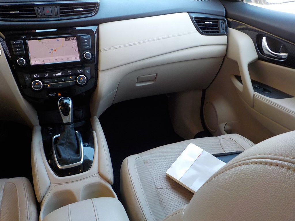 2019 Nissan Rogue Image 25