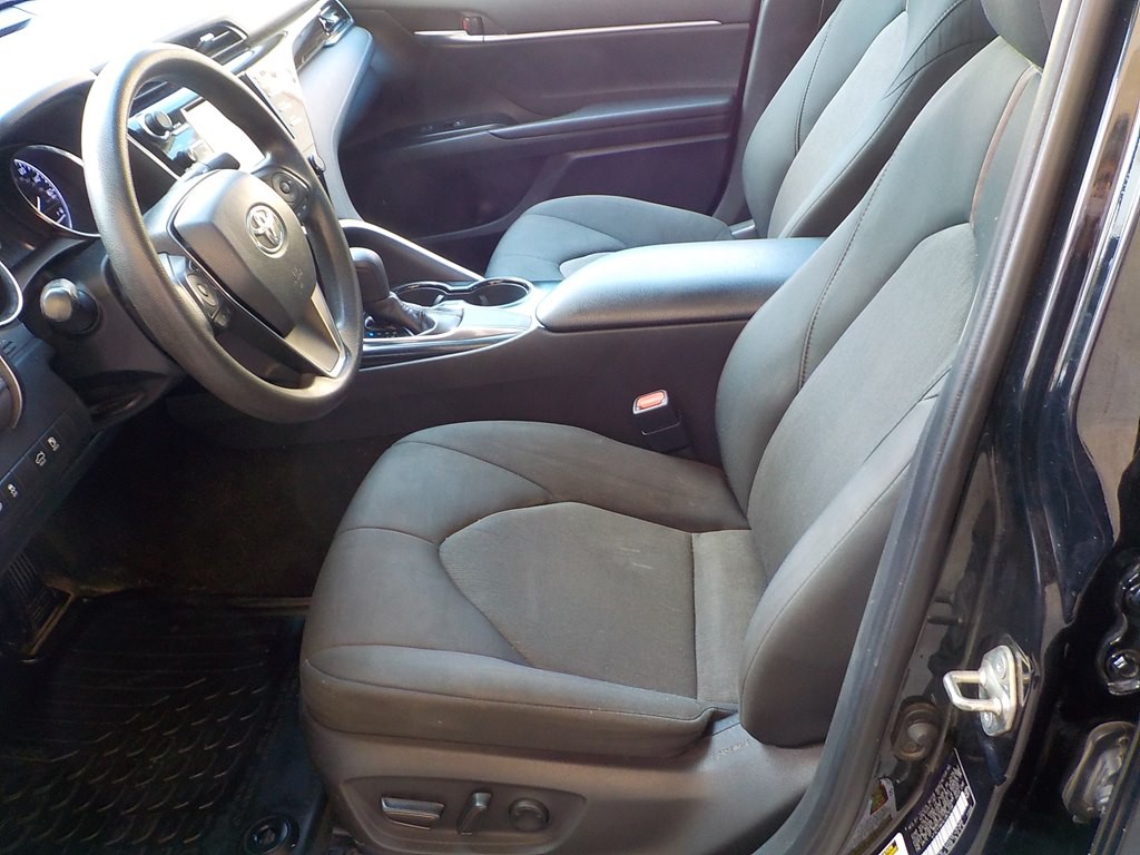2020 Toyota Camry Image 10