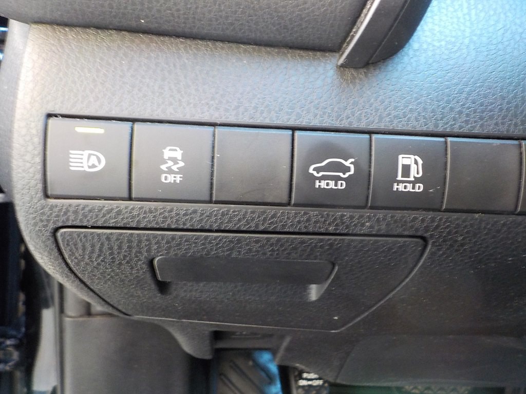 2020 Toyota Camry Image 11