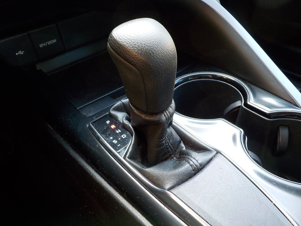 2020 Toyota Camry Image 17