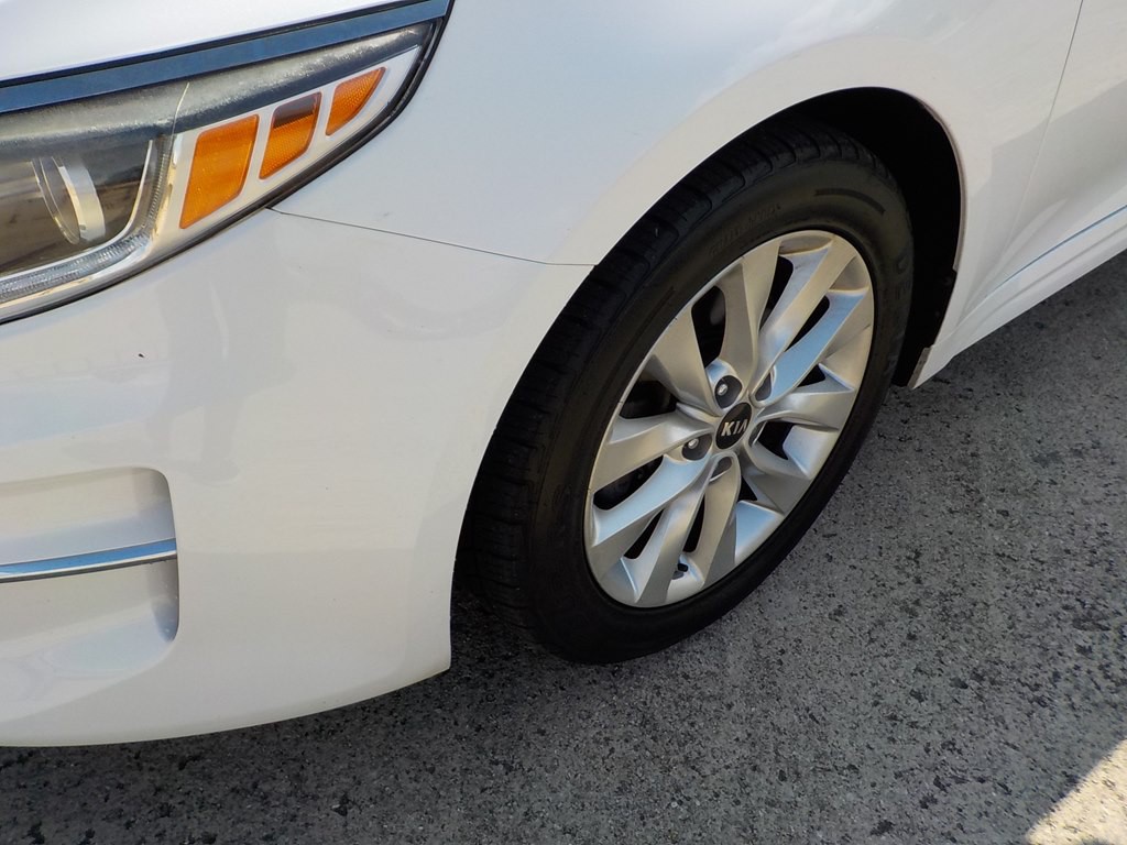 2018 Kia Optima Image 2