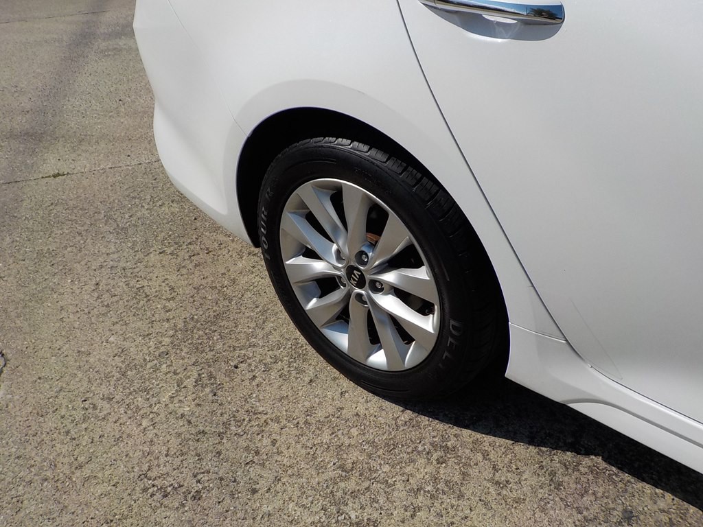 2018 Kia Optima Image 5