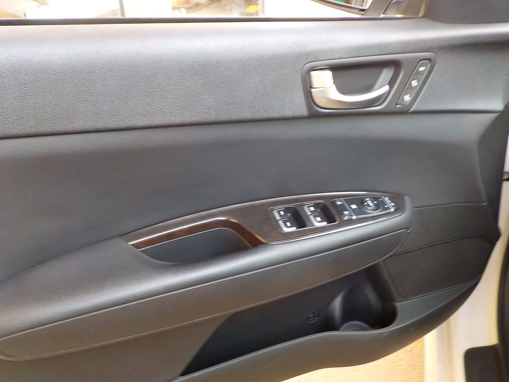 2018 Kia Optima Image 9