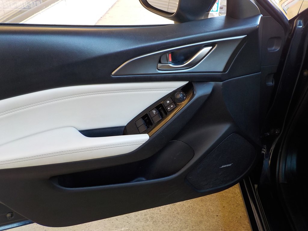 2017 Mazda Mazda3 Image 9