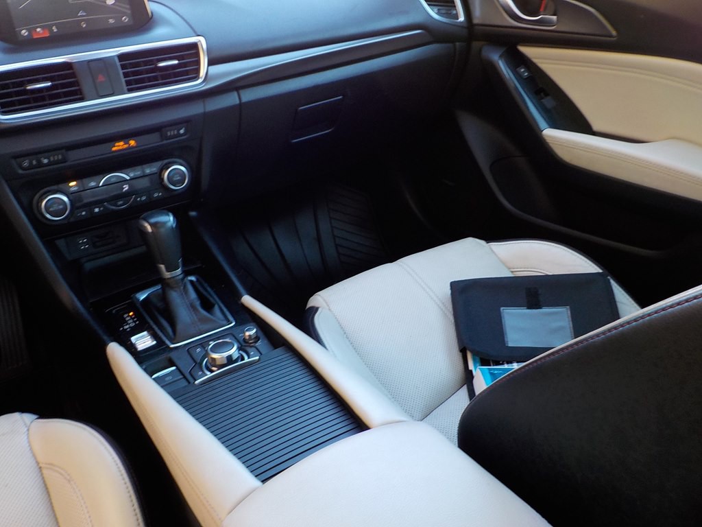2017 Mazda Mazda3 Image 24