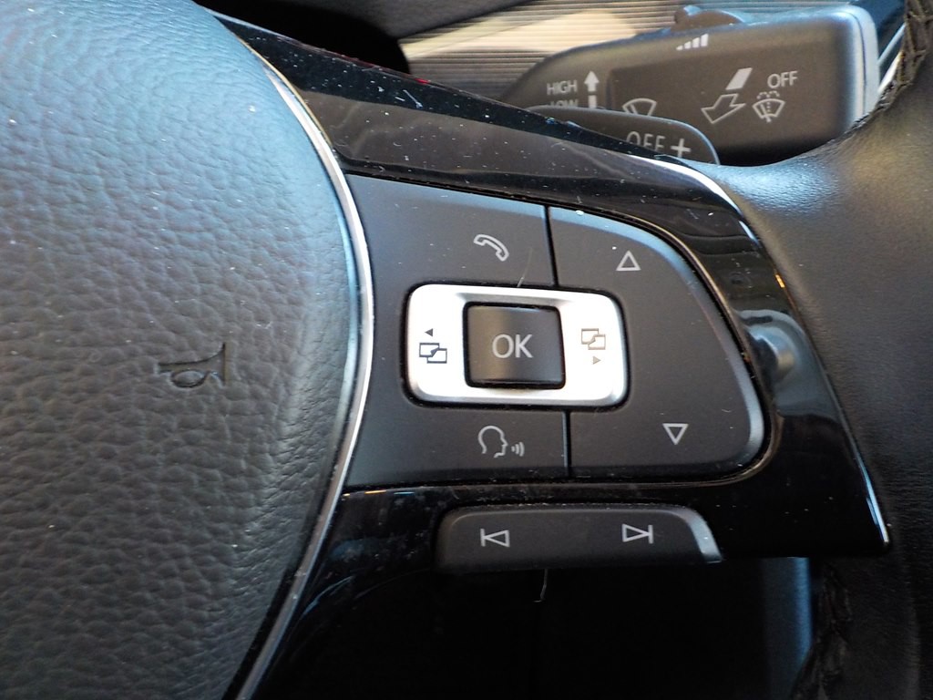 2020 Volkswagen Passat Image 13