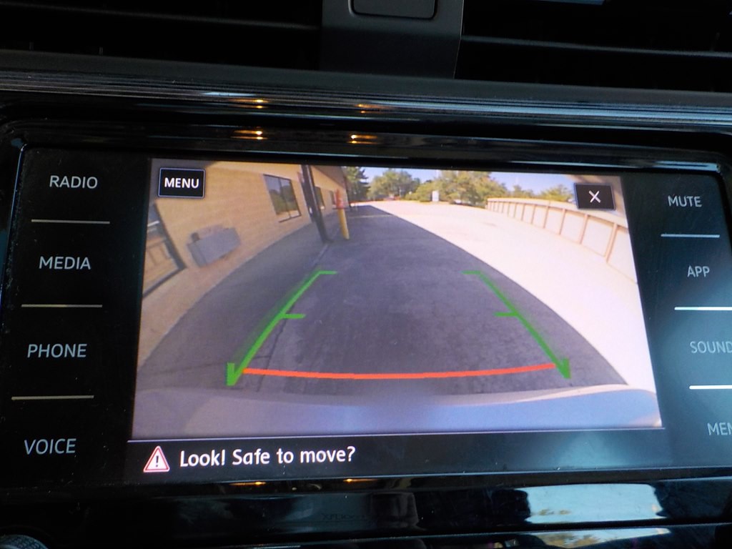 2020 Volkswagen Passat Image 15