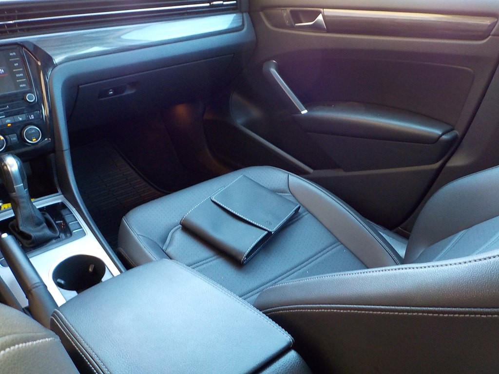 2020 Volkswagen Passat Image 24
