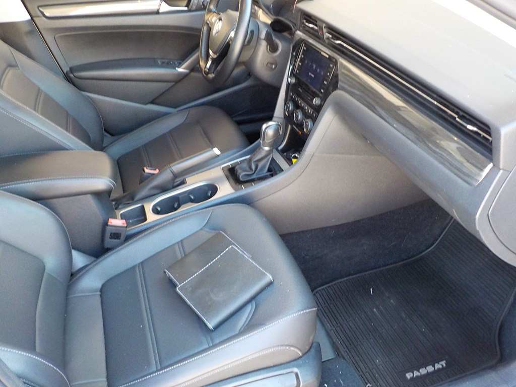 2020 Volkswagen Passat Image 29