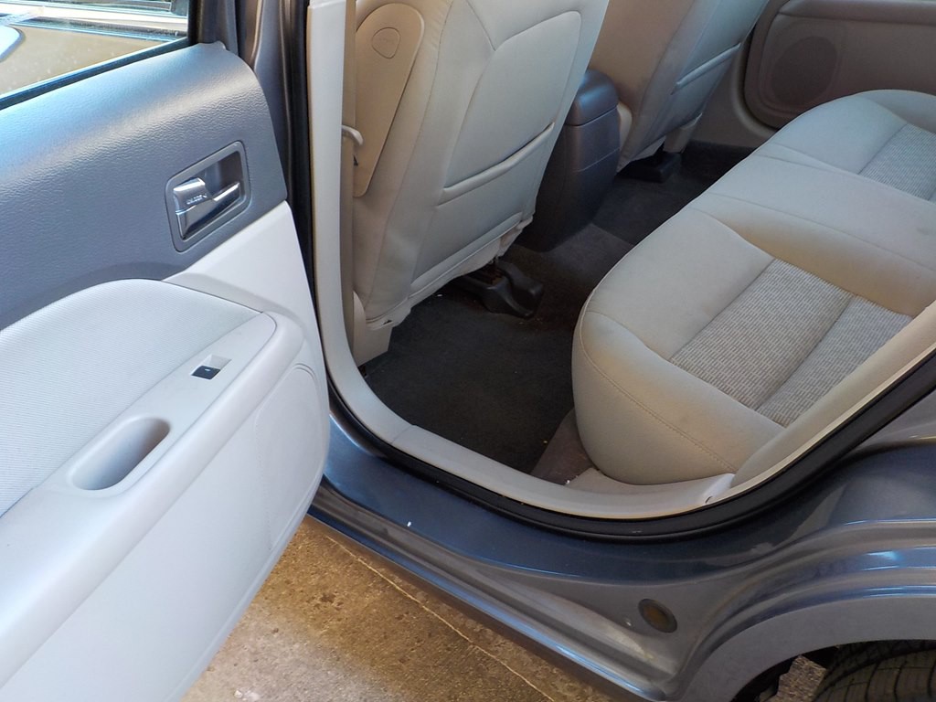 2010 Ford Fusion Image 18