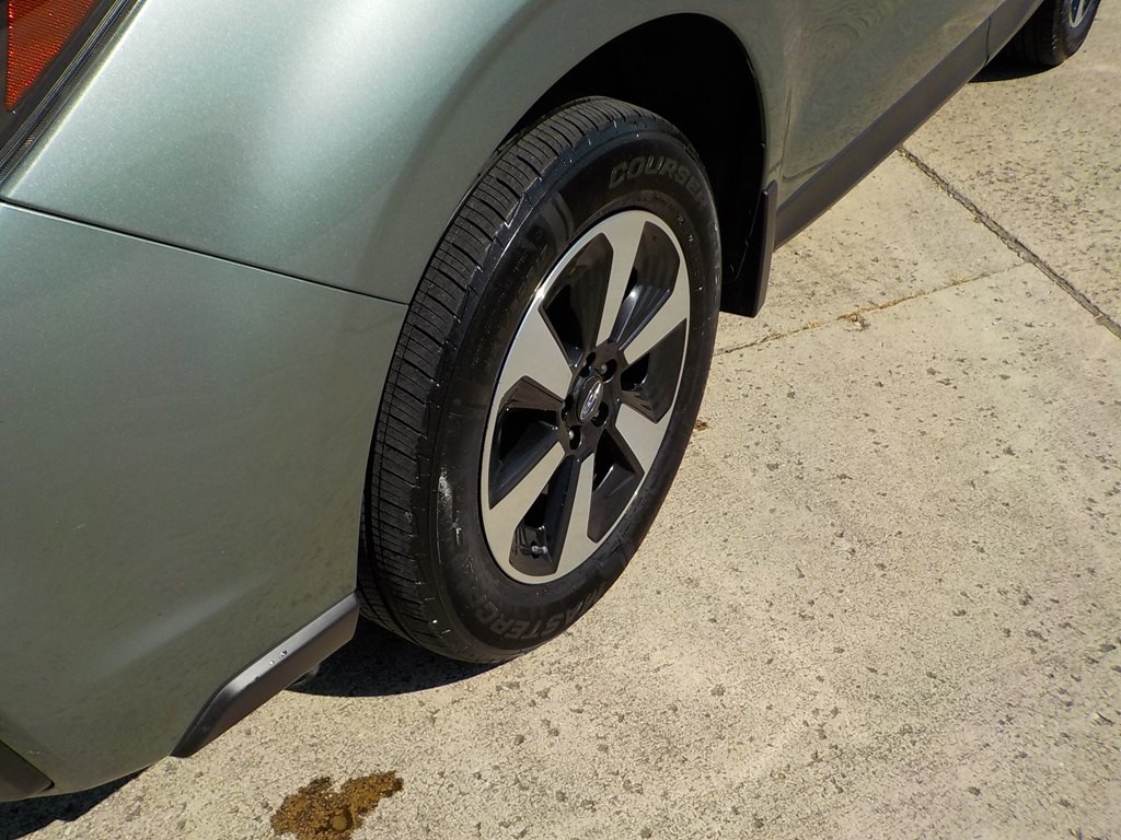 2017 Subaru Forester Image 2