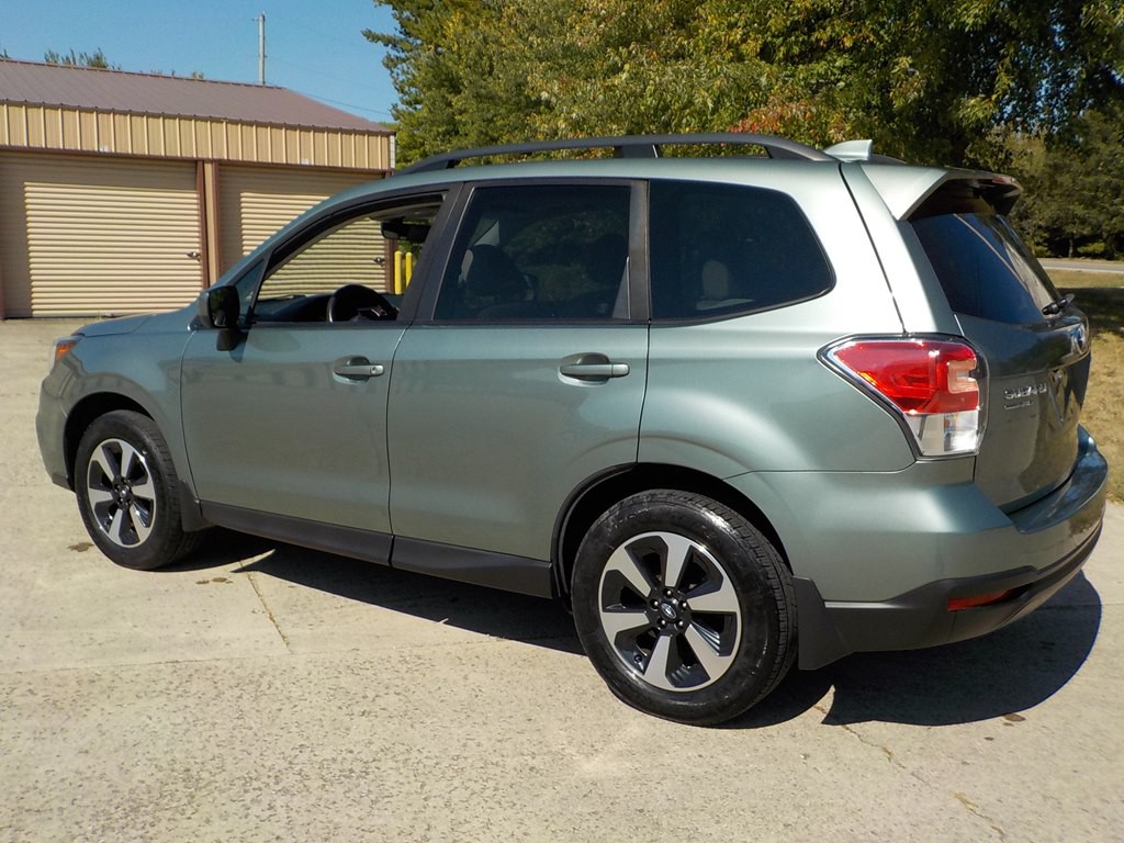 2017 Subaru Forester Image 9