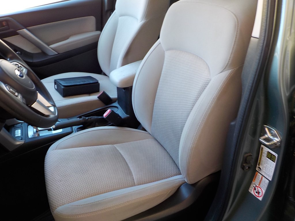 2017 Subaru Forester Image 12