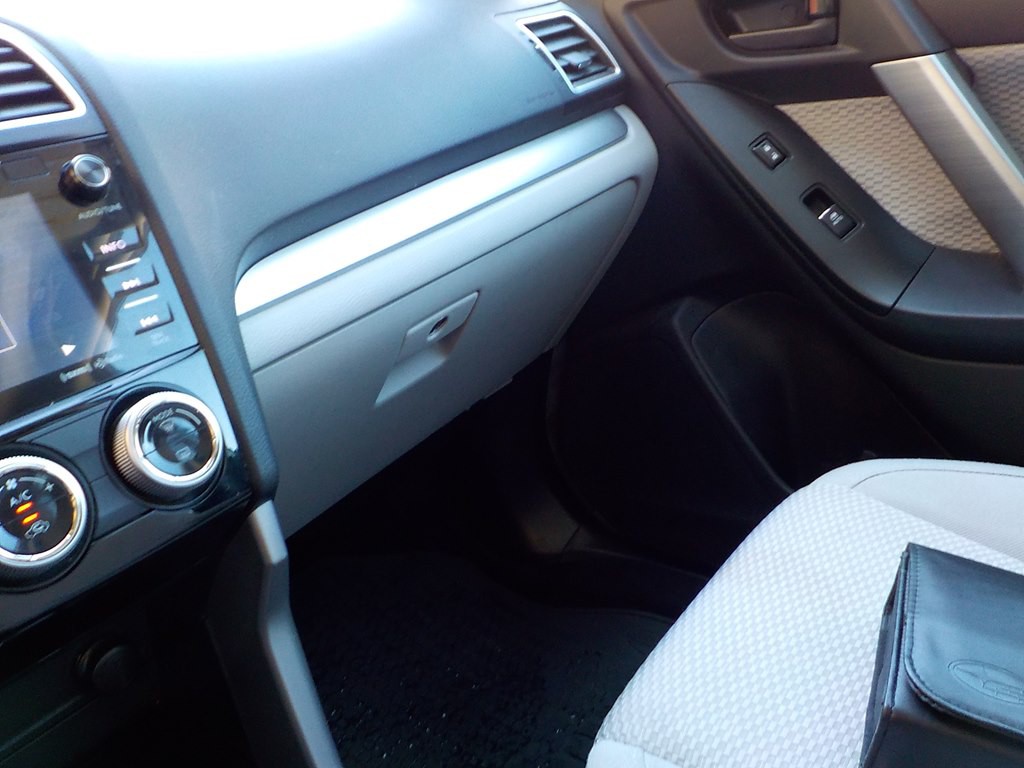 2017 Subaru Forester Image 22