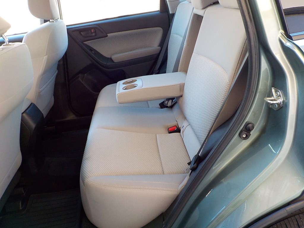 2017 Subaru Forester Image 24