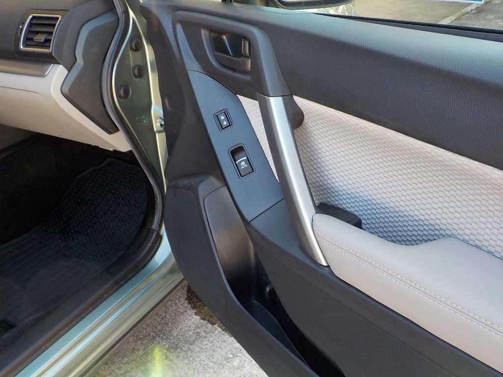 2017 Subaru Forester Image 30