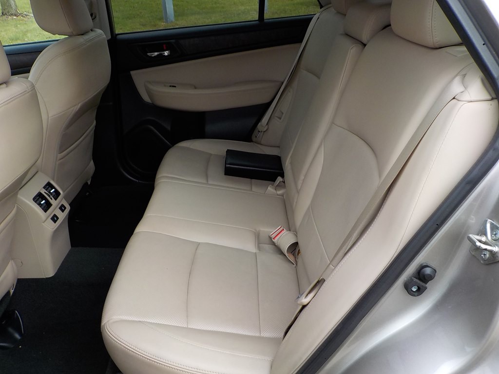 2015 Subaru Outback Image 23