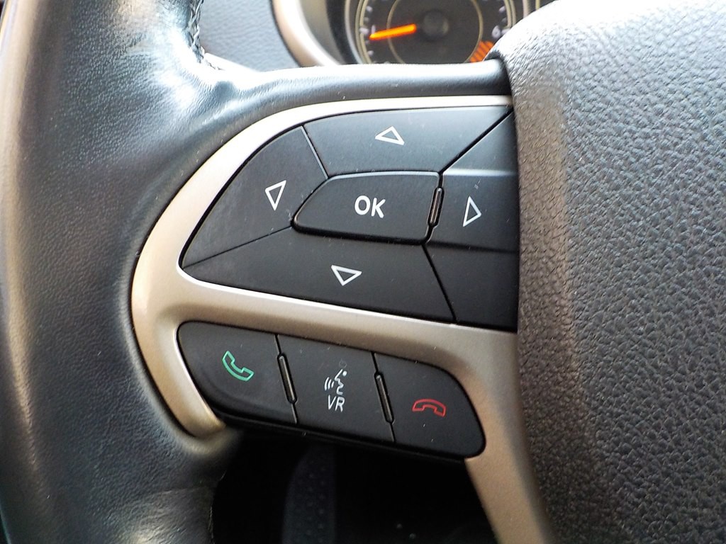 2015 Jeep Cherokee Image 12