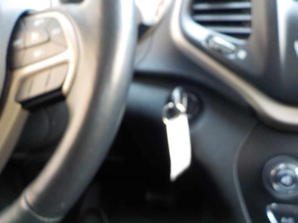 2015 Jeep Cherokee Image 14