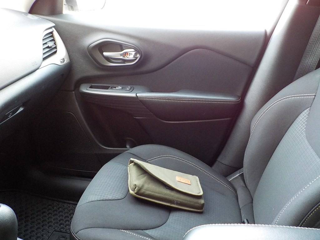 2015 Jeep Cherokee Image 19