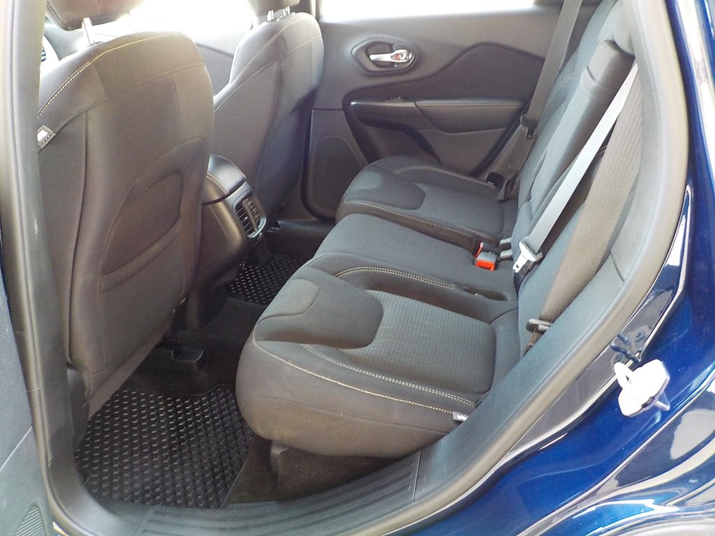 2015 Jeep Cherokee Image 20