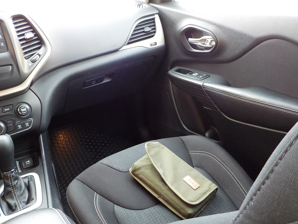 2015 Jeep Cherokee Image 23