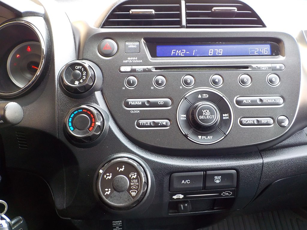 2013 Honda Fit Image 15