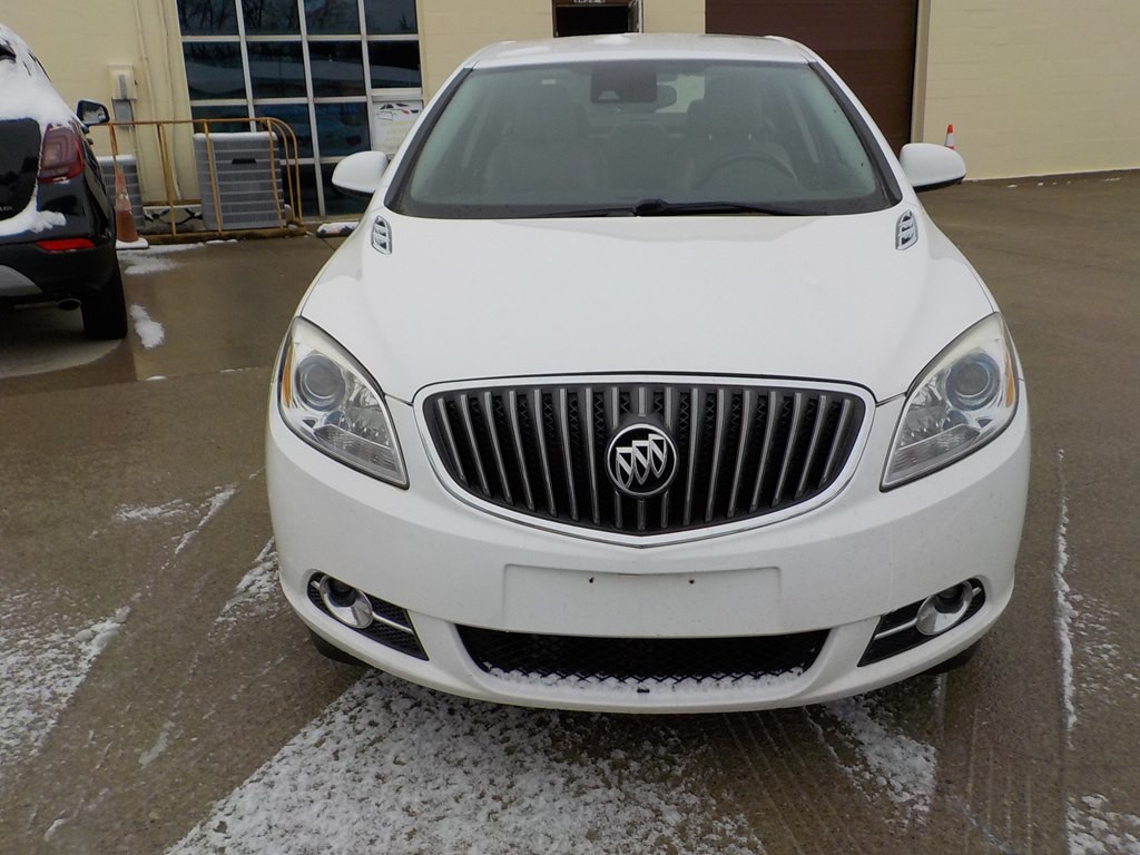 2015 Buick Verano Image 2