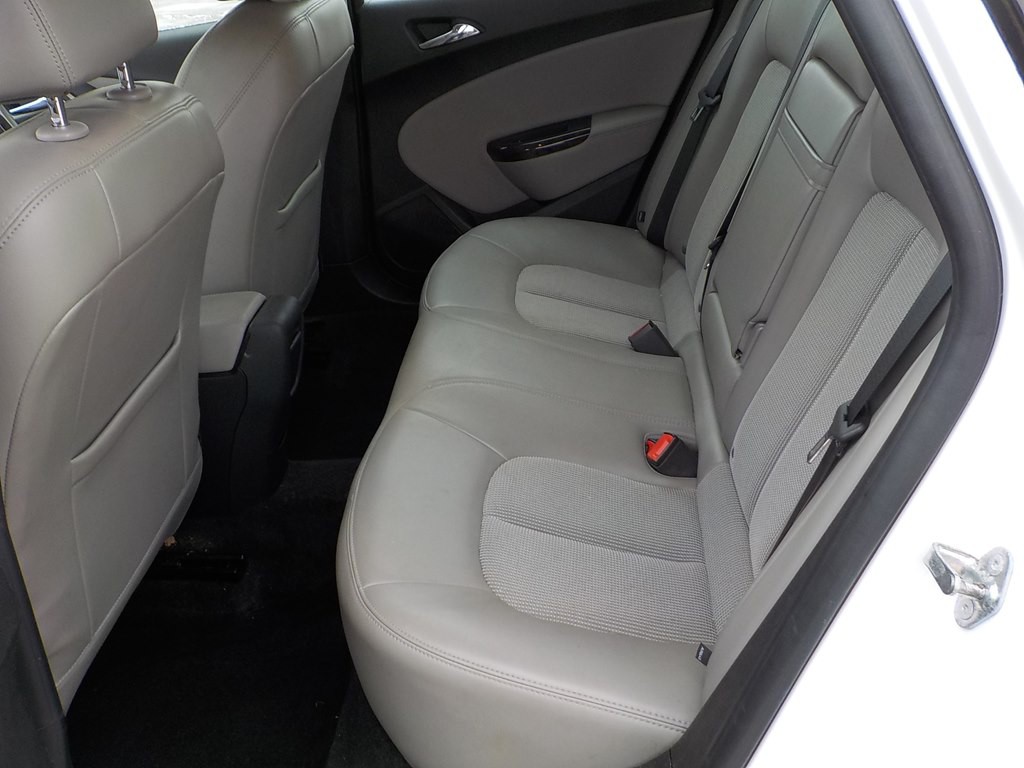 2015 Buick Verano Image 13