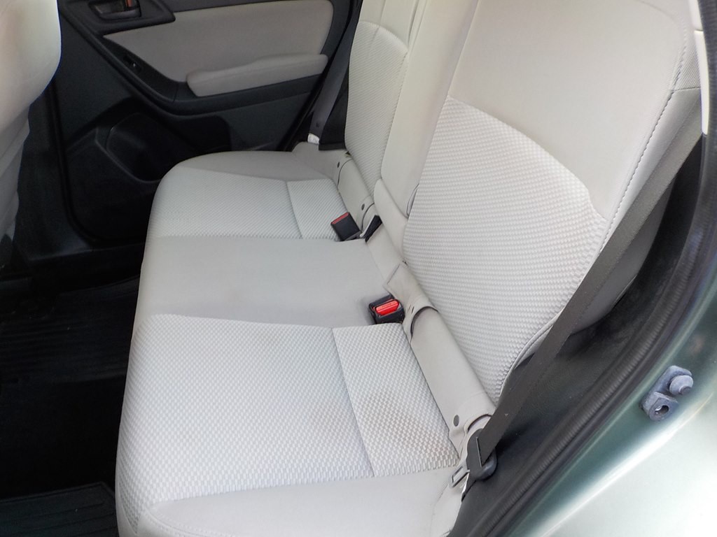 2015 Subaru Forester Image 17