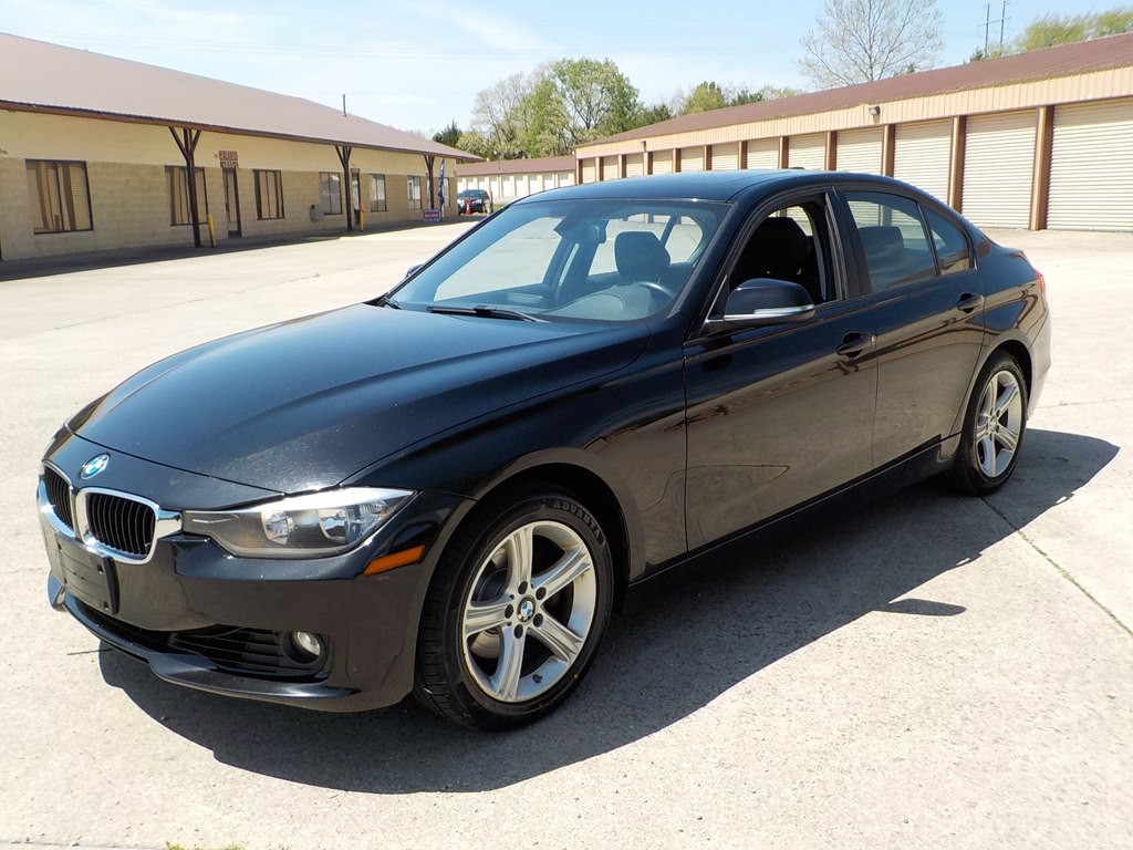 2013 BMW 3 Series Image 1