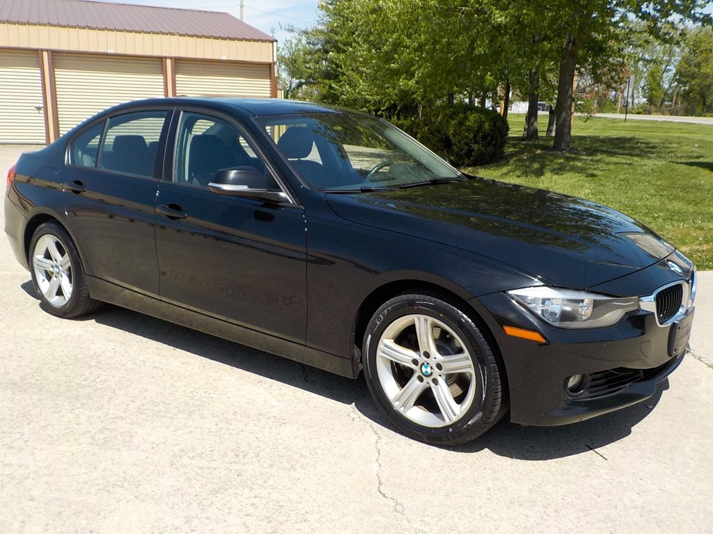 2013 BMW 3 Series Image 2