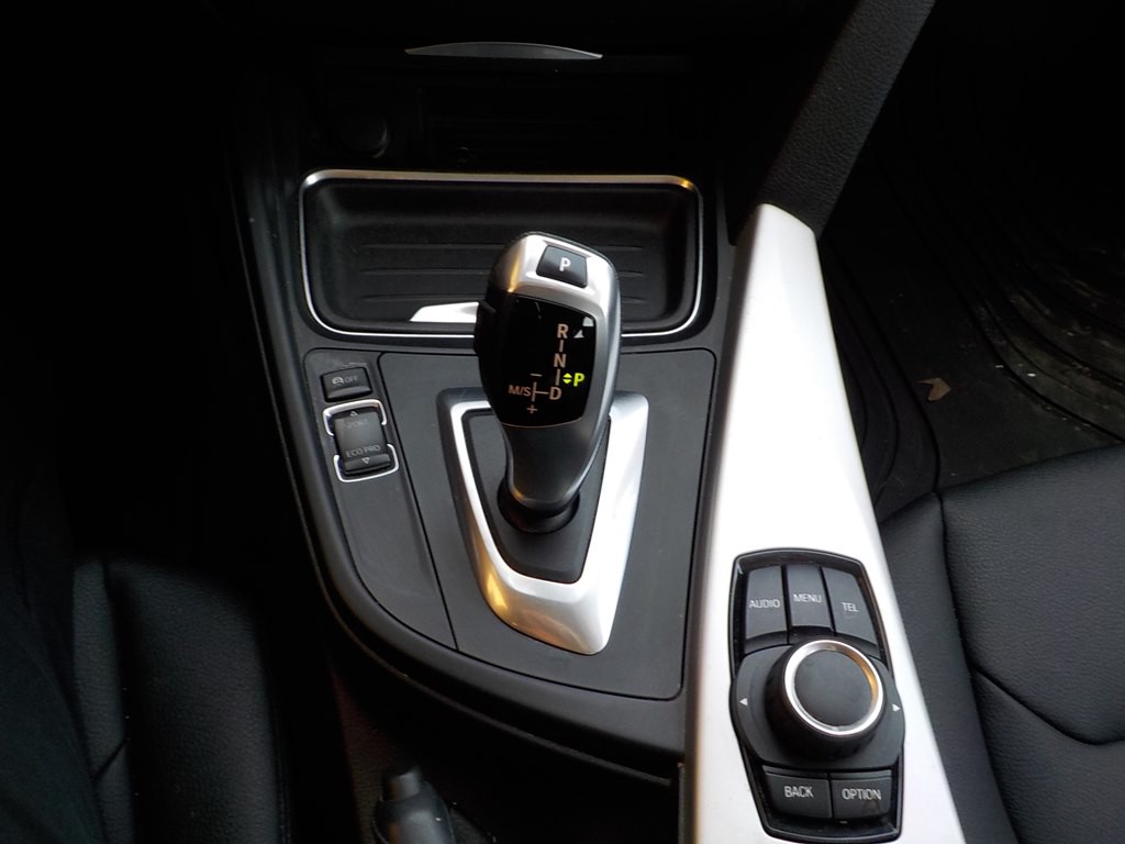 2013 BMW 3 Series Image 13